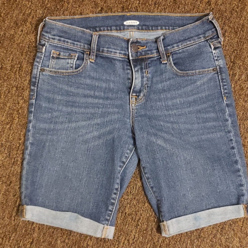 Women's Old Navy Jean shorts in great condition.